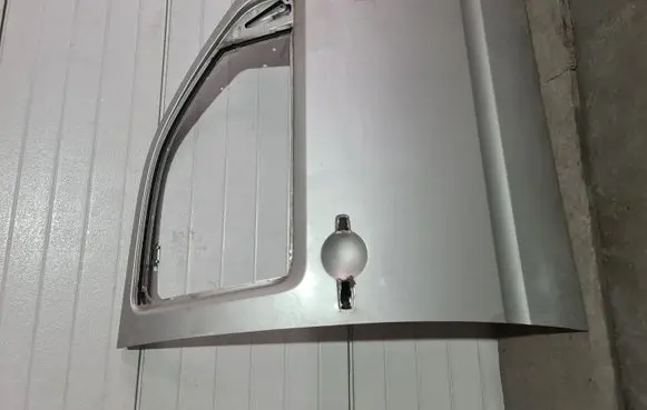 Nissan Pathfinder R51 Front door
