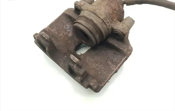 Volkswagen Golf VI Front brake caliper