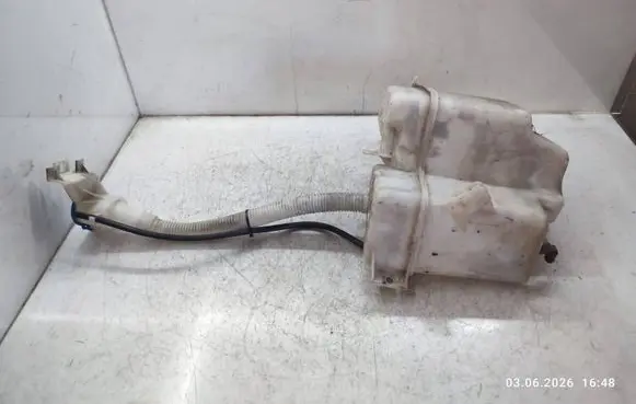 Land Rover Range Rover L322 Windshield washer fluid reservoir/tank AH4217A645AA