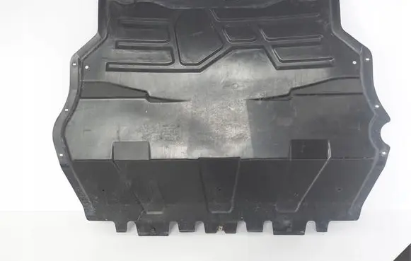 Volkswagen Tiguan Engine splash shield/under tray 5N0825235B