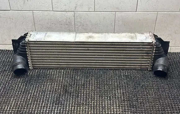 BMW 7 F01 F02 F03 F04 Intercooler radiator 7577115