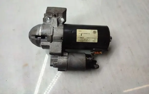 BMW 7 G11 G12 Starter motor 8589891