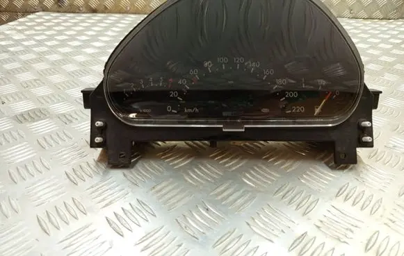 Mercedes-Benz A W168 Speedometer (instrument cluster) A1685404011 09051639902