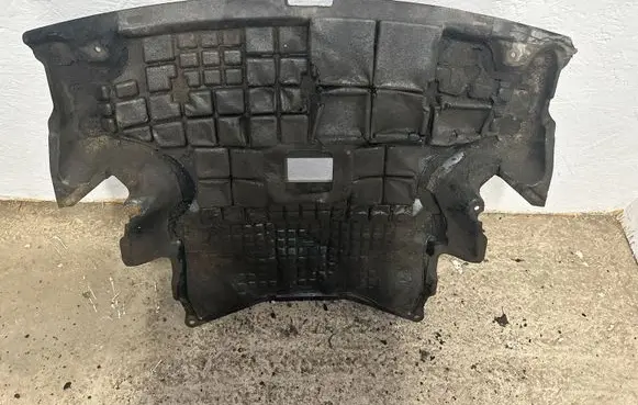 Mercedes-Benz C W203 Engine splash shield/under tray A2035201423