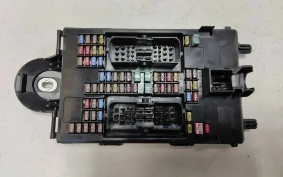 Volvo XC90 Fuse module 32209198