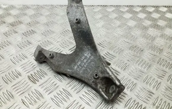 Audi A4 S4 B6 8E 8H Engine mounting bracket 8E0199308AR