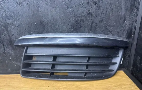 Volkswagen Golf V Front bumper lower grill 1K0853665G