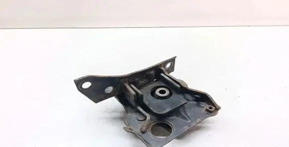 Toyota Prius (XW20) Engine mount bracket