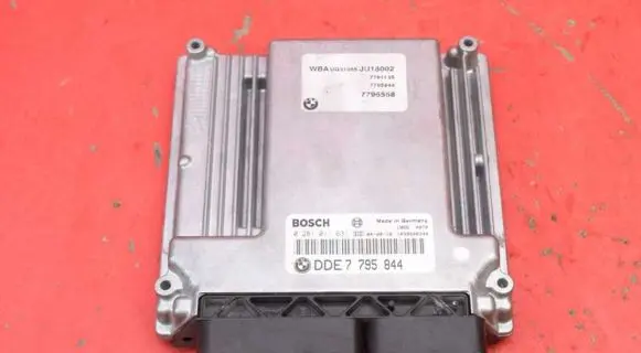 BMW 1 E81 E87 Engine control unit/module ECU DDE7795844