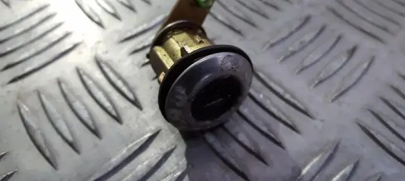 Mitsubishi Space Runner Front door lock (next to the handle) 
