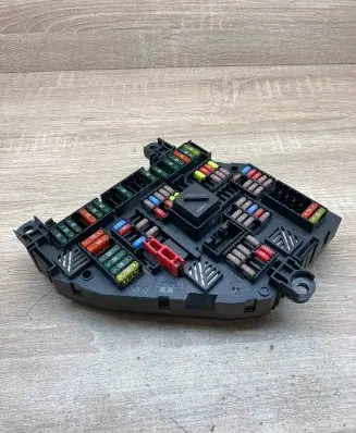 BMW 5 GT F07 Fuse module 9252812 925281201