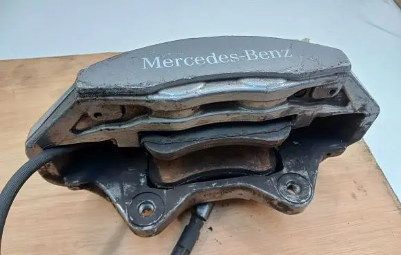 Mercedes-Benz S W222 Front brake caliper 20B40105
