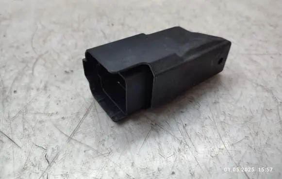 Audi A4 S4 B9 Glow plug pre-heat relay 8W0907599