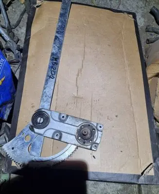Mercedes-Benz 207 310 Sliding door manual window regulator