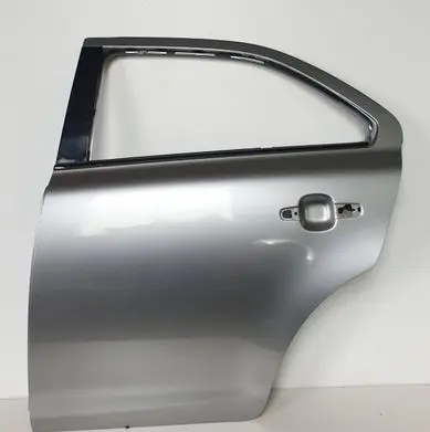 Suzuki Kizashi Rear door 