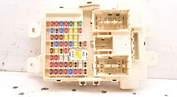 KIA Sportage Fuse module 91950D9590