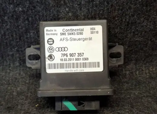 Volkswagen Touareg II Light module LCM 7P6907357