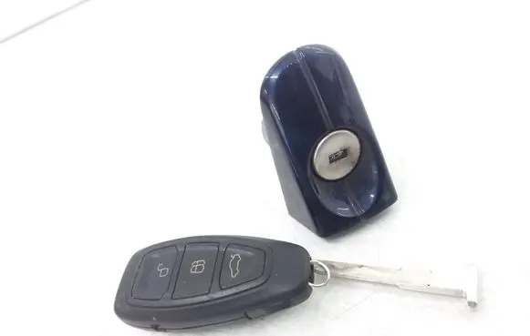 Ford Focus Ignition key/card 7S7T15K601EC
