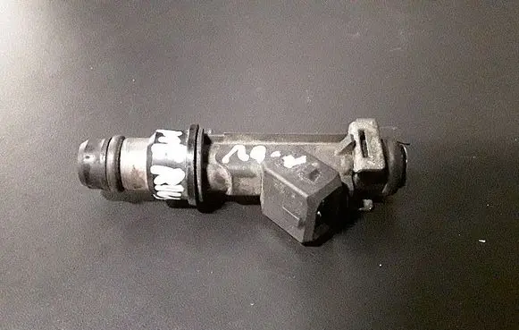 Fuel injector