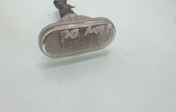 Nissan Note (E11) Front indicator light