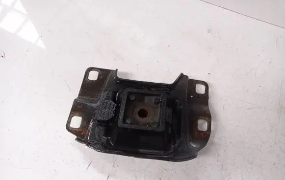 Ford Focus Engine mount bracket 3M517M121