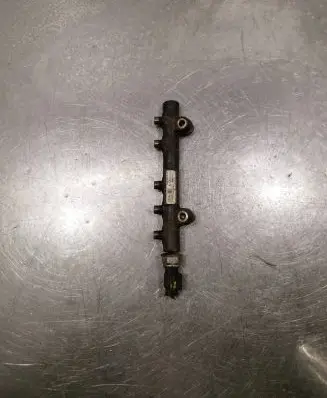 Peugeot 5008 Fuel main line pipe 9684753080 111743874 28497Z01