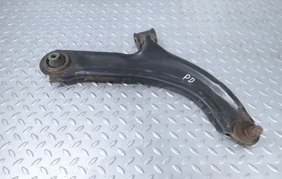 Renault Clio III Front lower control arm/wishbone 8200744092 8660005383