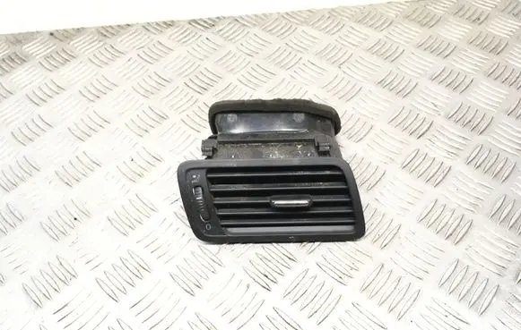 Volkswagen PASSAT B6 Dashboard side air vent grill/cover trim 05704001 3C1819702