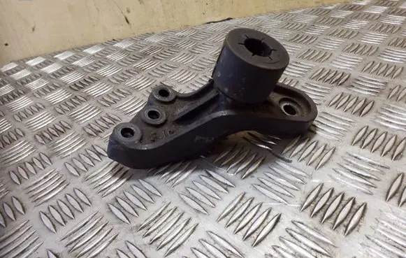 KIA Sportage Engine mounting bracket 218252Y600