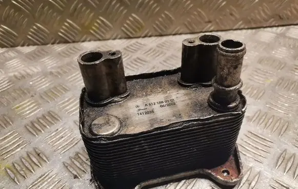 Mercedes-Benz C W203 Gearbox / Transmission oil cooler 6121880301