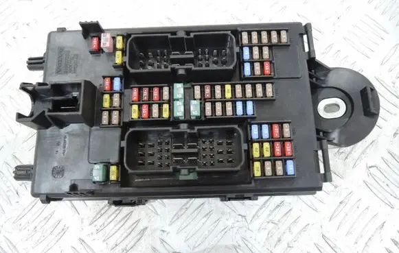 Volvo V60 Fuse box set 32209198