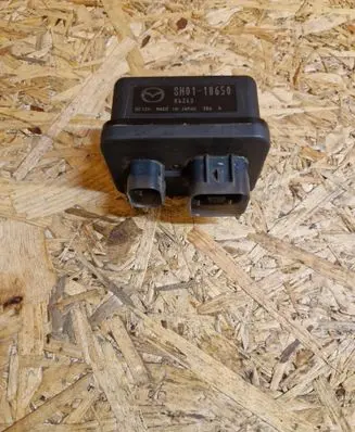 Mazda CX-5 Glow plug pre-heat relay SH0118650 K4243