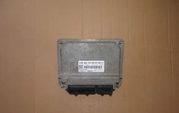 Seat Ibiza IV (6J,6P) Engine control unit/module 03E906023AM