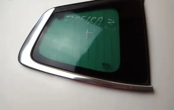 Opel Zafira C Rear side window 20957911