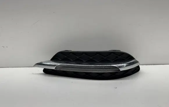 Mercedes-Benz C W202 Front bumper lower grill A2049068900