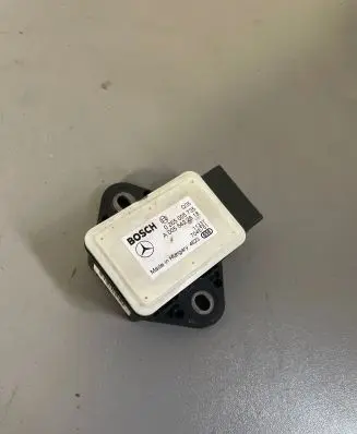 Mercedes-Benz E W211 ESP acceleration yaw rate sensor A0055422618 7045751 0265005735