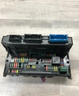 BMW 5 F10 F11 Fuse module 217033442 9234421 00842131