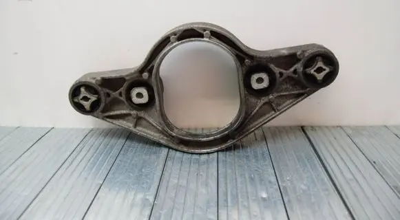 BMW 3 F30 F35 F31 Rear differential/diff mount bracket 2284774
