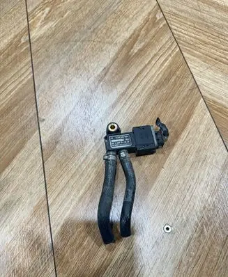 Mercedes-Benz E W212 Exhaust gas pressure sensor 0281002925 A0061539528