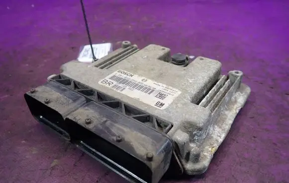 Opel Zafira B Engine control unit/module ECU 
