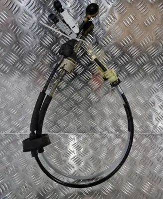 Opel Meriva B Gear shift cable linkage 55583494