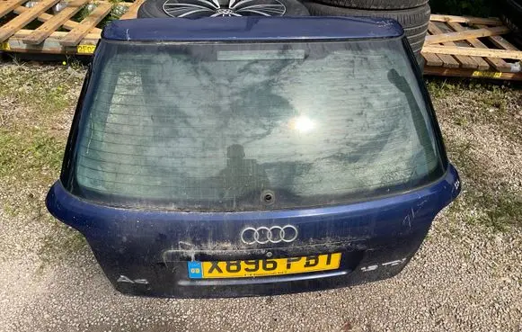 Audi A4 S4 B5 8D Tailgate/trunk/boot lid