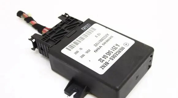 Volkswagen Golf VII Air suspension control unit module (rear) A2C53061122 A2515450432