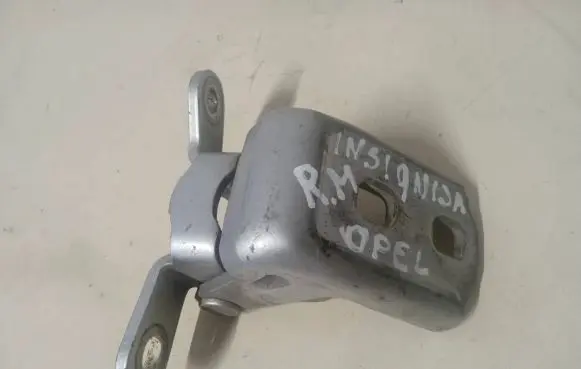 Opel Insignia A Rear door lower hinge ES03A046574