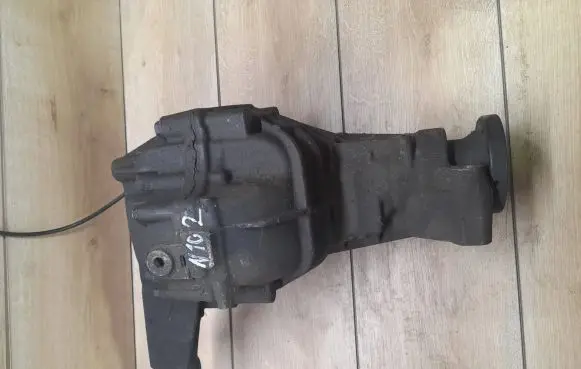 Mercedes-Benz R W251 Front differential 4102