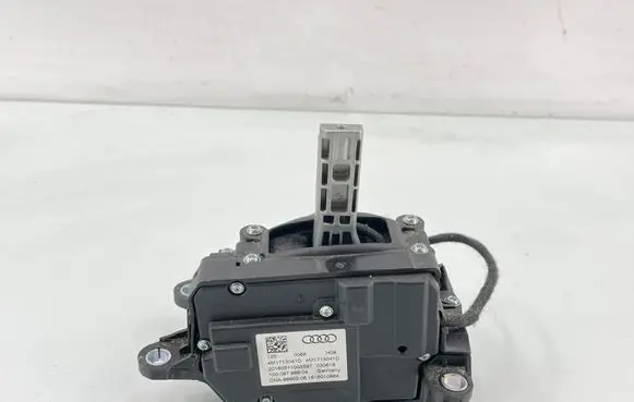 Audi Q7 4M Gear shifter/selector 4M1713041D