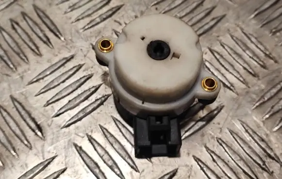 Volvo XC70 Ignition lock contact 30752898