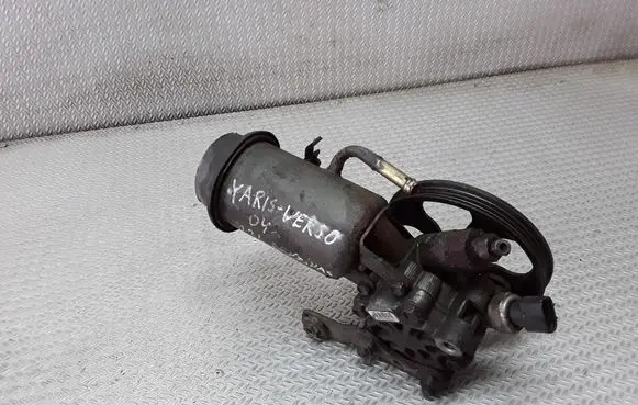 Toyota Yaris Verso Power steering pump