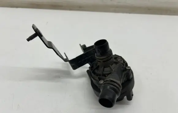 Opel Vivaro Electric auxiliary coolant/water pump 9833874480