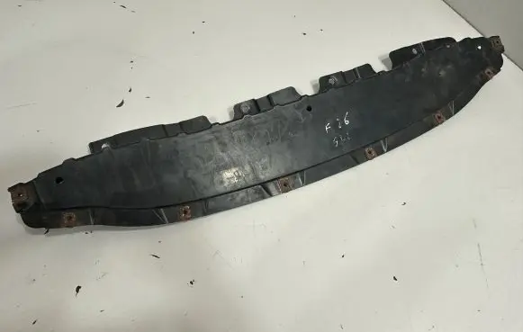 Rear bumper trim bar molding